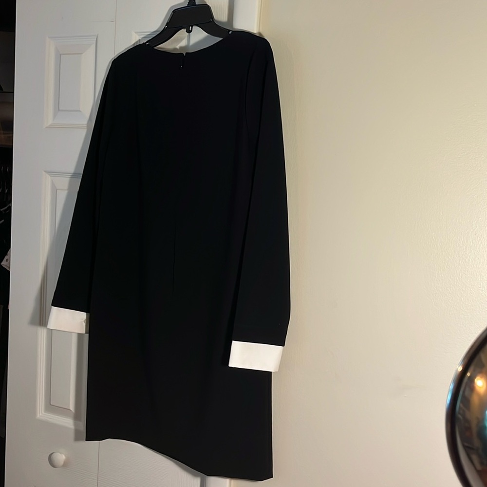 Theory long sleeve black and white shift dress size 4 excellent condition